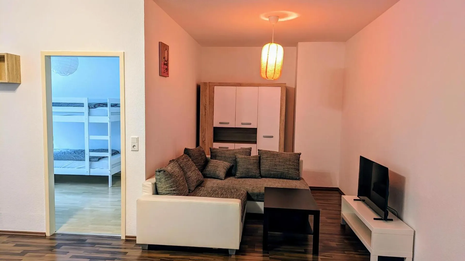 Interaktiv Appartements In Ratingen - Duesseldorferstrasse Apartment