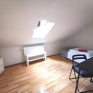 Privat In Zwei-zimmer-wohnung Als 2er Wg Köln